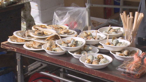 おいしそうな露店の料理